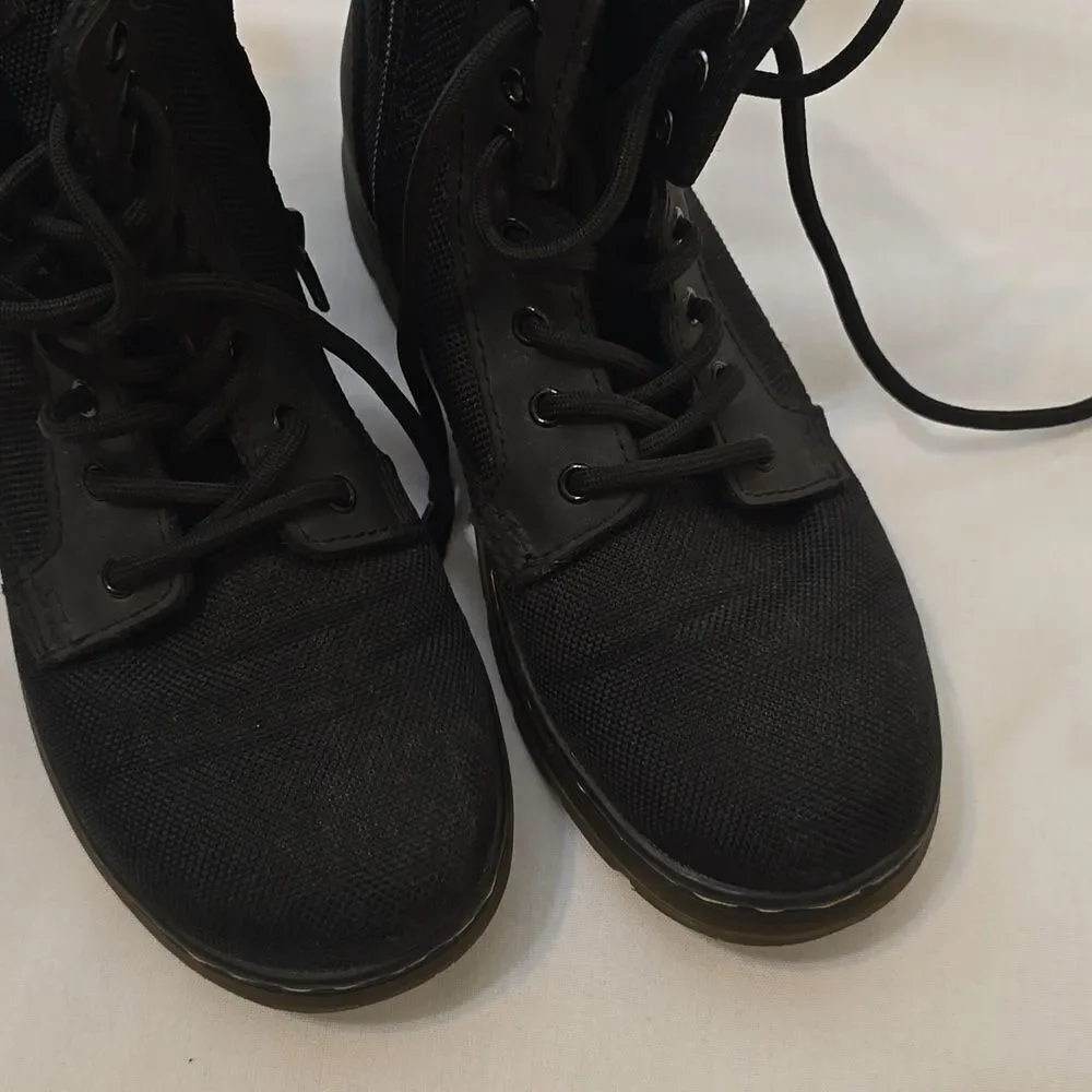 Youth Doc Martens Air Wait size 1‎